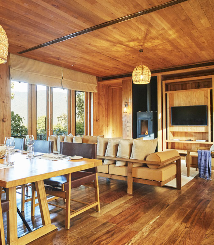 Three room Villa (2,949 sq. ft)